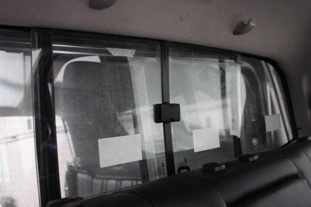 toyota hilux carryboy sliding glass 4